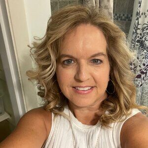 Meet your Posher, Traci
